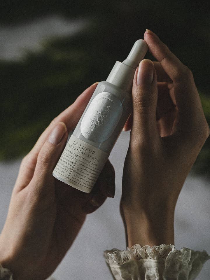 La Lueur CoQ10 Illuminating Facial Serum (50ml) for wholesale by Tidelands House