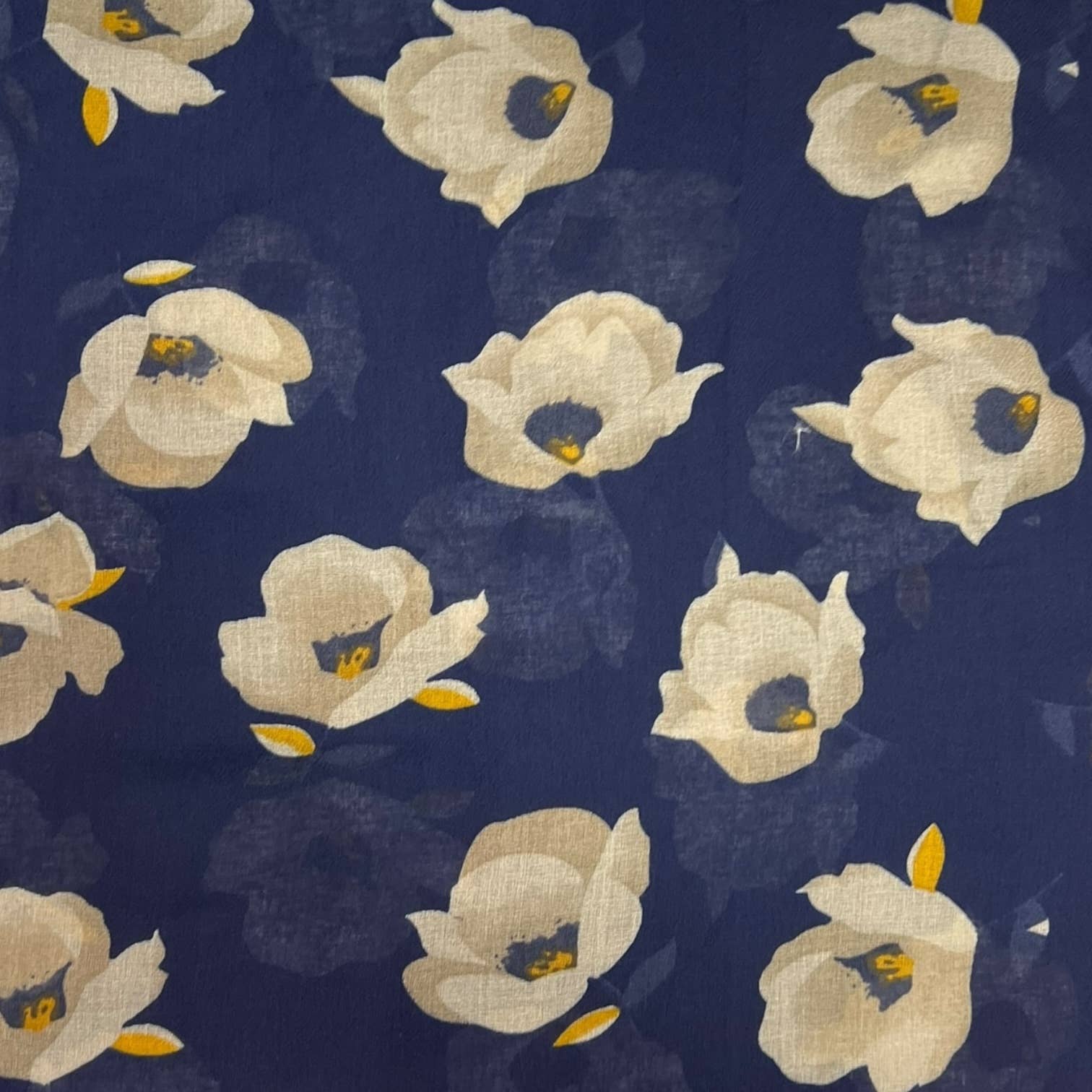 London Scarves – wholesale Scarf – Women's – Narcisses flower print 8
