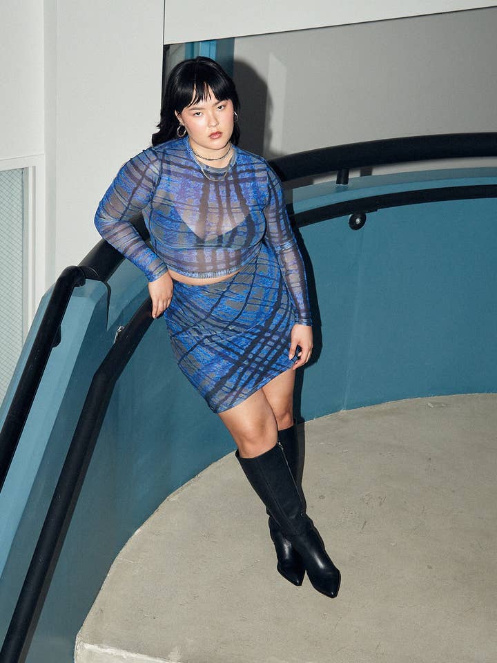 Jupe Mini Asymétrique en Maille Mia pour la vente par What Lo Wants