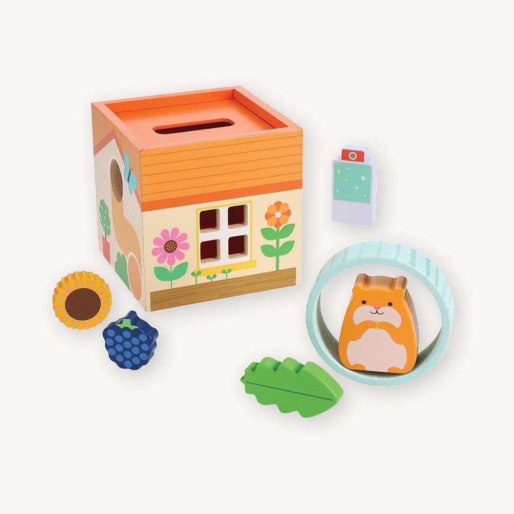 Chronicle Books - Wholesale Wood Toy - Kids - Petit Pals: Hugo Hamster1