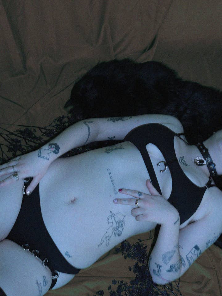 Ongewenste bralette in zwart voor wholesale door The End Lingerie