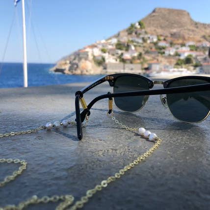 Christina Christi - Wholesale Sunglasses/Eyeglasses Strap - Women's - Gold Glasses Chain with Pearls1