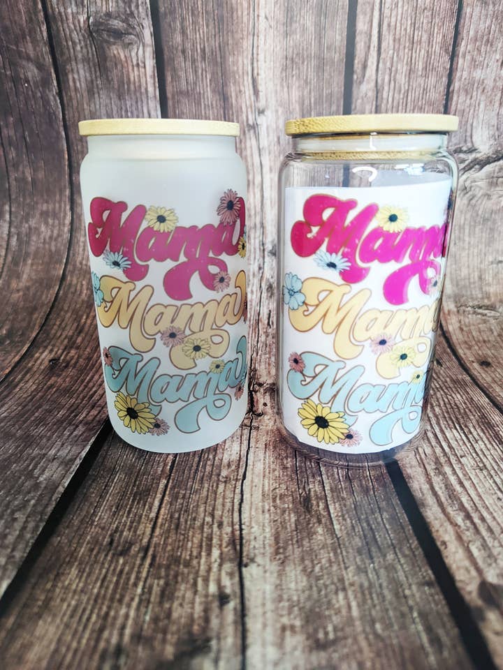 Retro Floral Mama Glass can with lid and straw for wholesale by PlanetPeachy