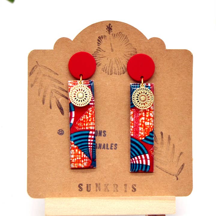 Rektangulære øreringe i fyrretræ med rød voksresin for engroshandel hos SUNKRIS