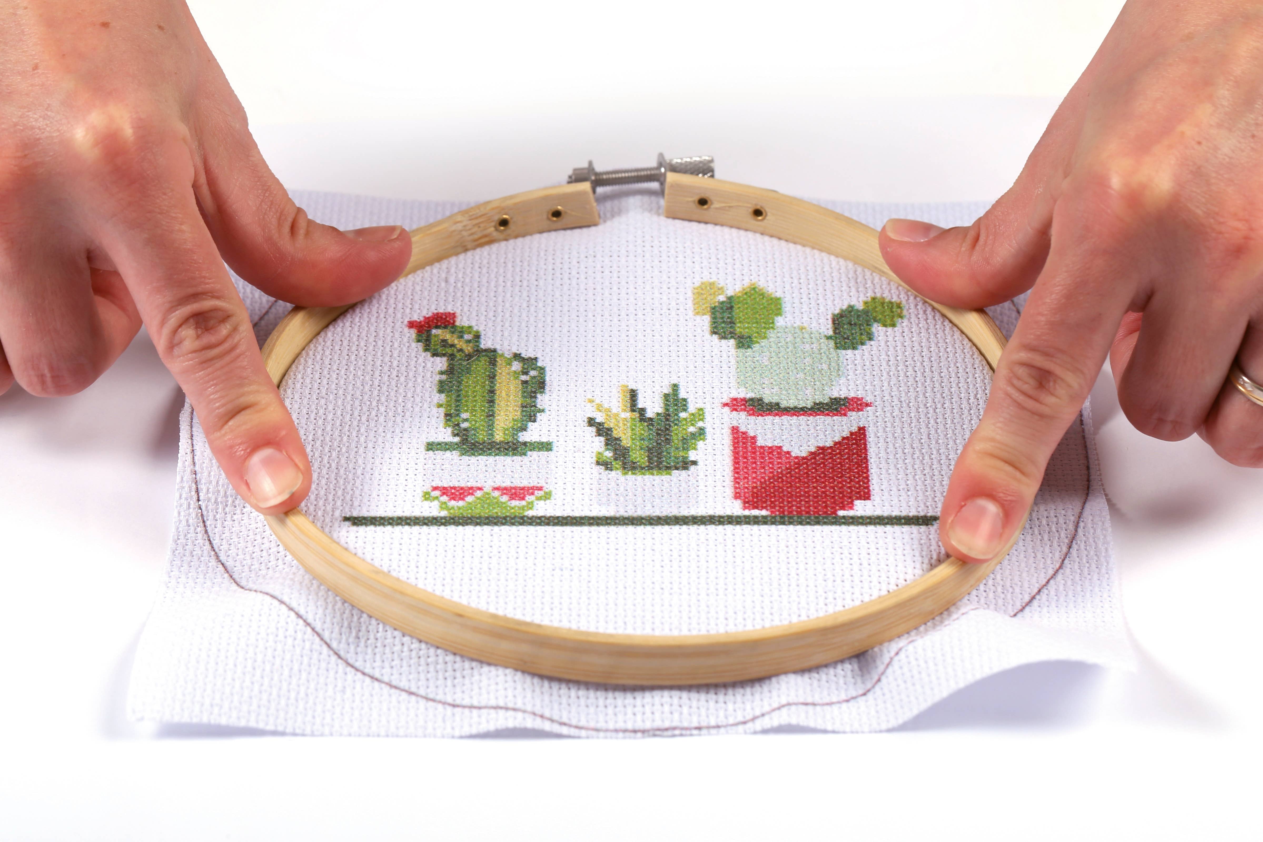 Graine Créative - Wholesale Craft Sewing Kit - CACTUS WOODEN EMBROIDERY DRUM KIT Ø 155mm2