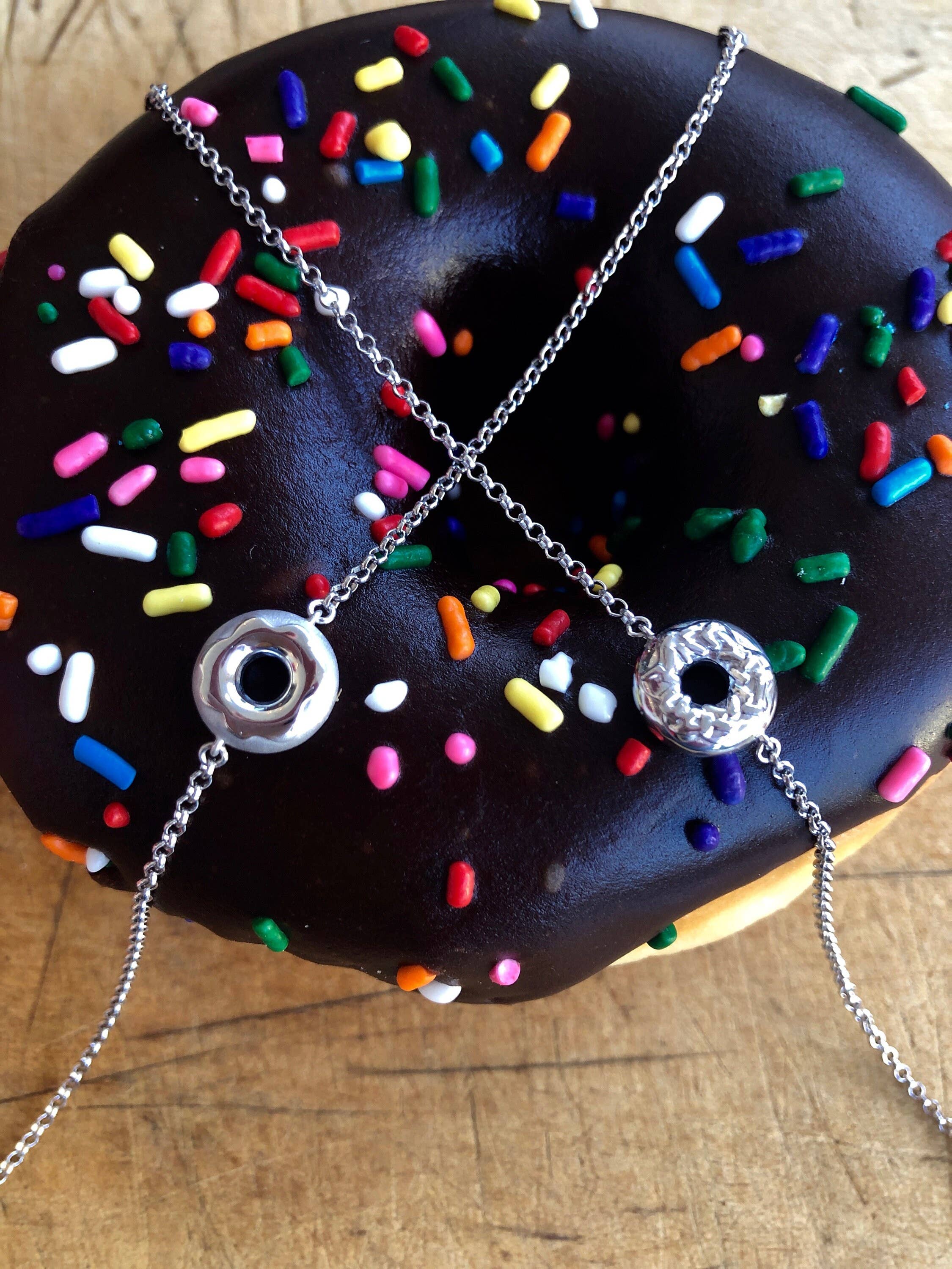 Delicacies Jewelry – wholesale Berlockarmband – Glaserade munk armband Sterling Silver av delikatesser smycken - varje köp hjälper till att bekämpa hunger! (Foodie gåva, mat smycken)5