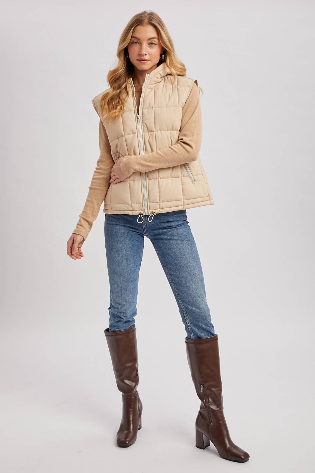 Bluivy - Wholesale Outerwear Vest - Women's - PUFFER ZIP-UP HOODED VEST8
