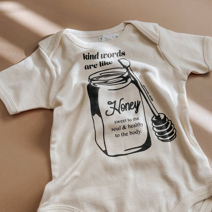 Le parole gentili sono come il miele e l'abbigliamento basato sulla fede per la vendita all'ingrosso da parte di Saucetribe