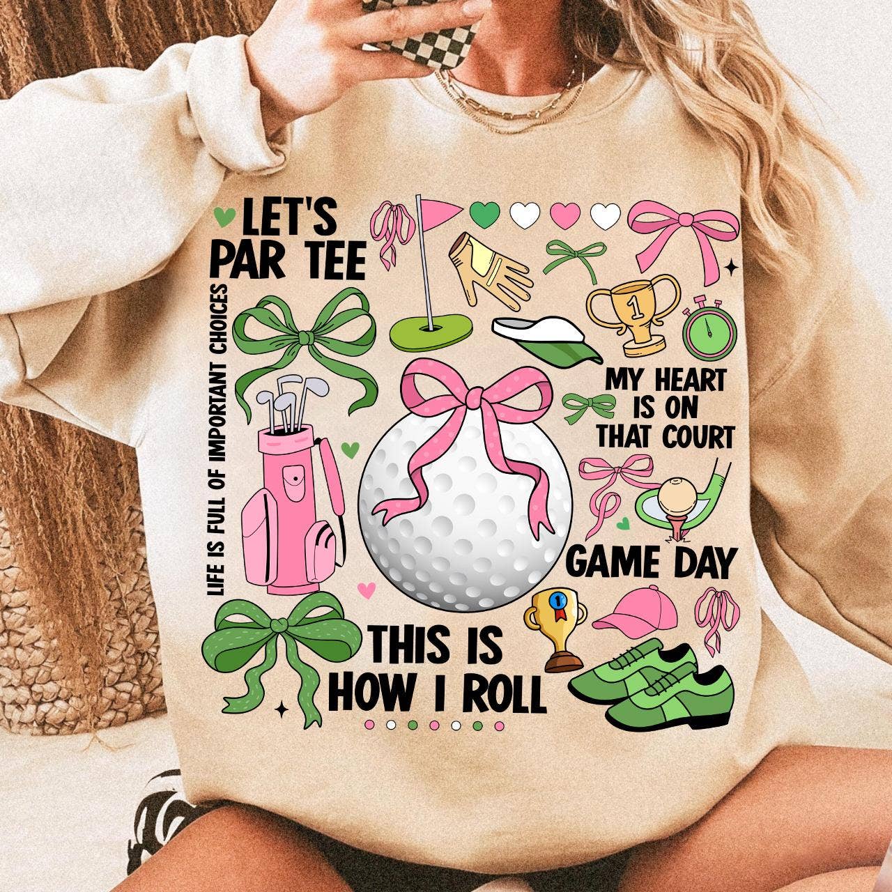 NVC Ecommerce LLC – Engroshandel Grafisk t-shirt - Dame – Masters Golf Sweatshirt, Tis the Season T-Shirt, Kampdag2