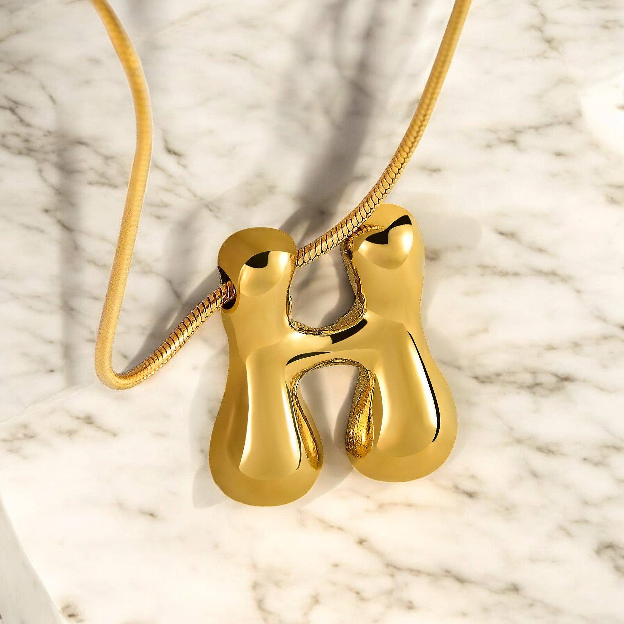 Cape Diablo - Vente Colliers à pendentif - Collier Initiale Lettre Bulle Chute Éclat Doré7