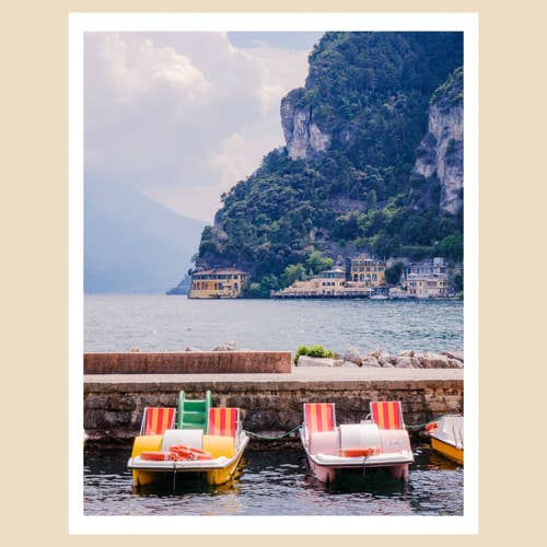 Italien Kunstdruck (11x14): Summertime Taddleboats, Gardasee für den Großhandel von Charlotte to Paris