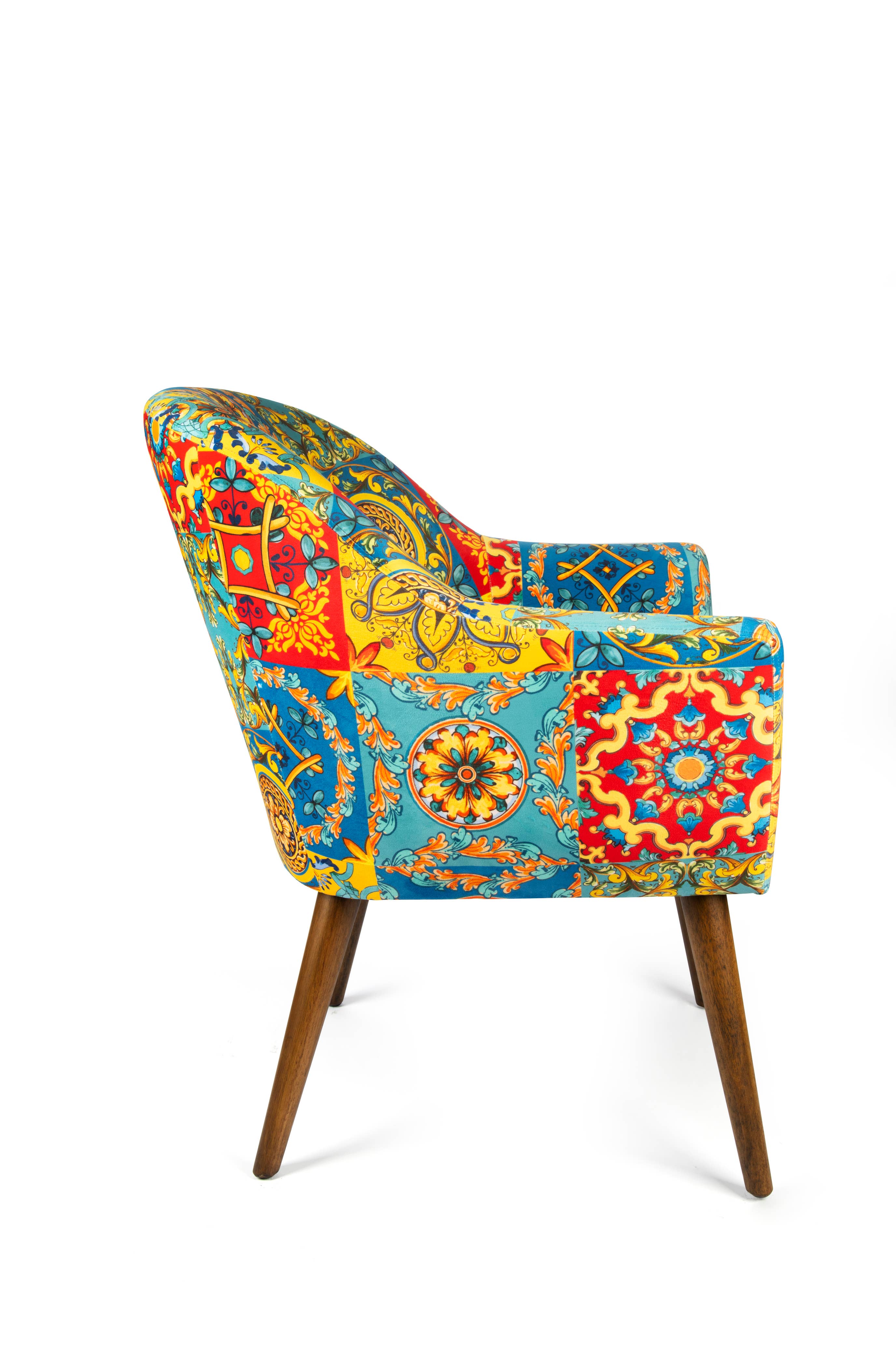 Bergamaschi & Vimercati S.p.a. - Wholesale Chair - Trinacria armchair in velvet-effect polyester and plywood – 70x65x83 cm2