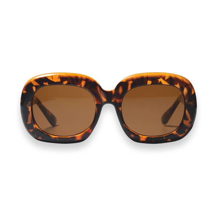 LOREN CAREY. Lunettes de soleil pour la vente par Minue Opticians