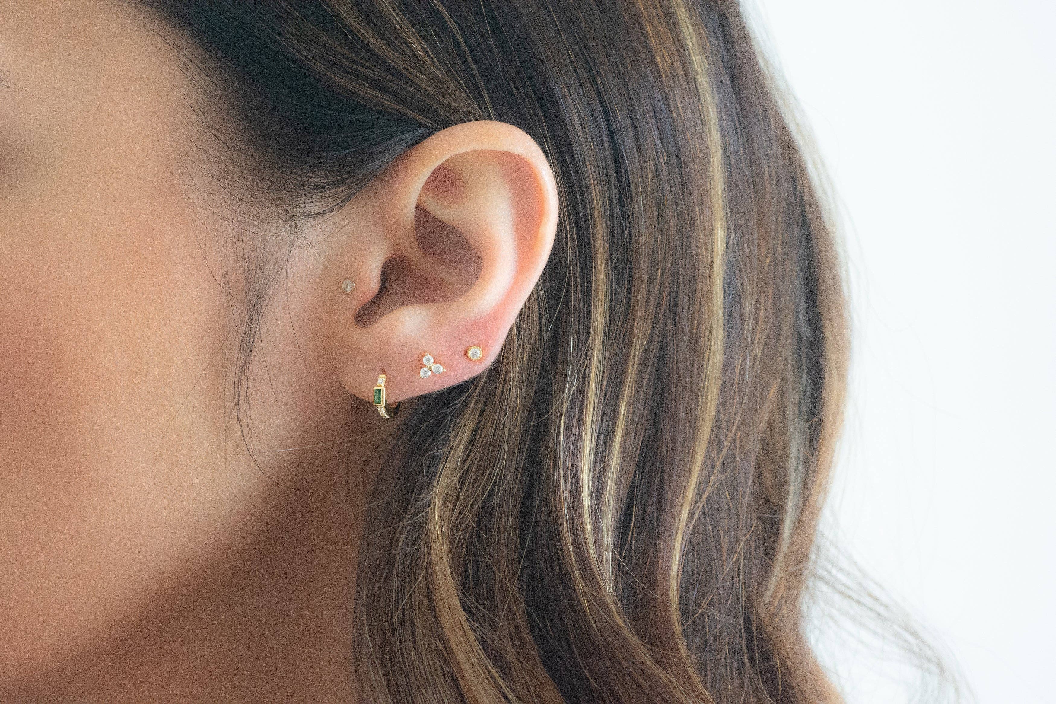 Sami Jewels - Wholesale Huggie Earrings - Emerald Baguette Huggie Earrings7