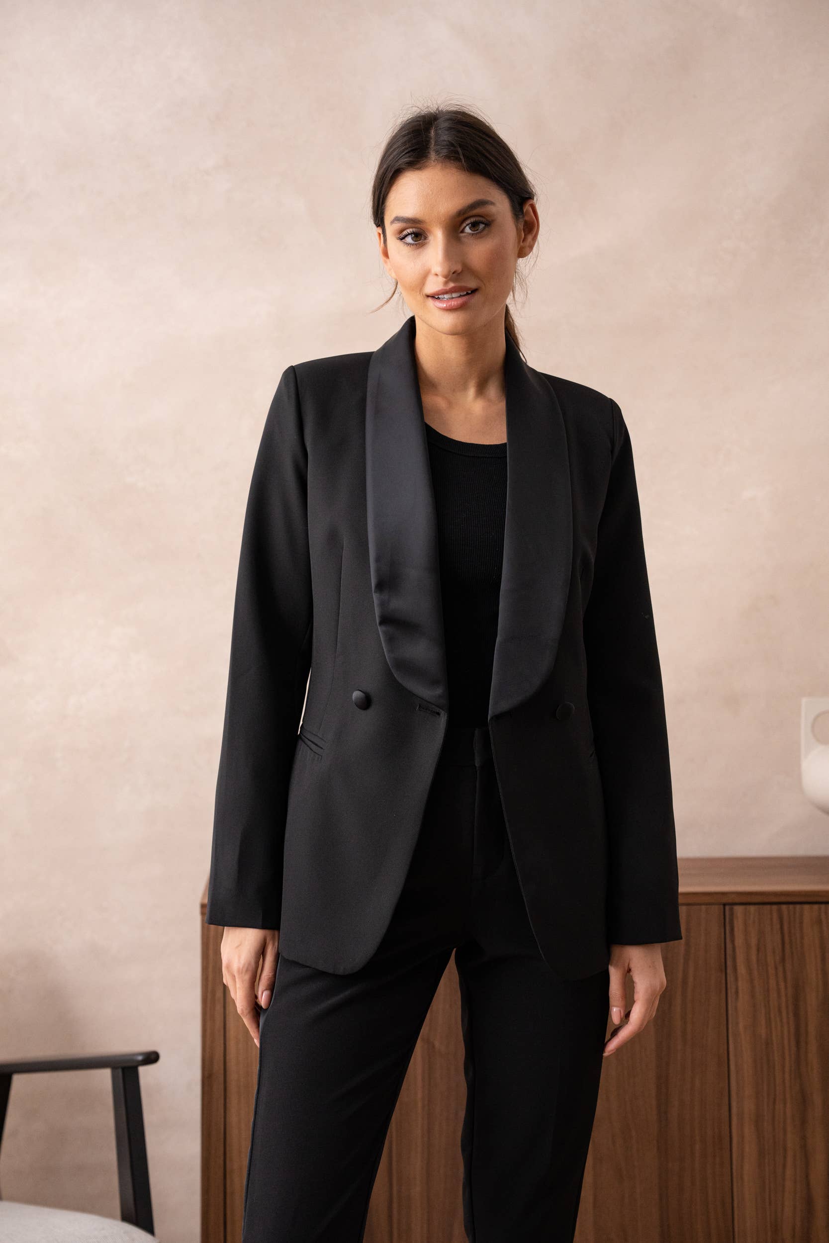 Attentif Paris – Engroshandel Habitjakke – til kvinder – Slim fit plain smokingjakke48