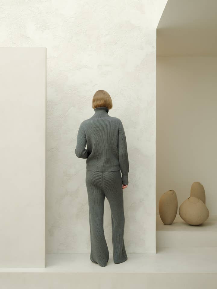 Lèmme - Wholesale Knit Sweater - Women's - Extra Fine Merino Wool High Neck Sweater4