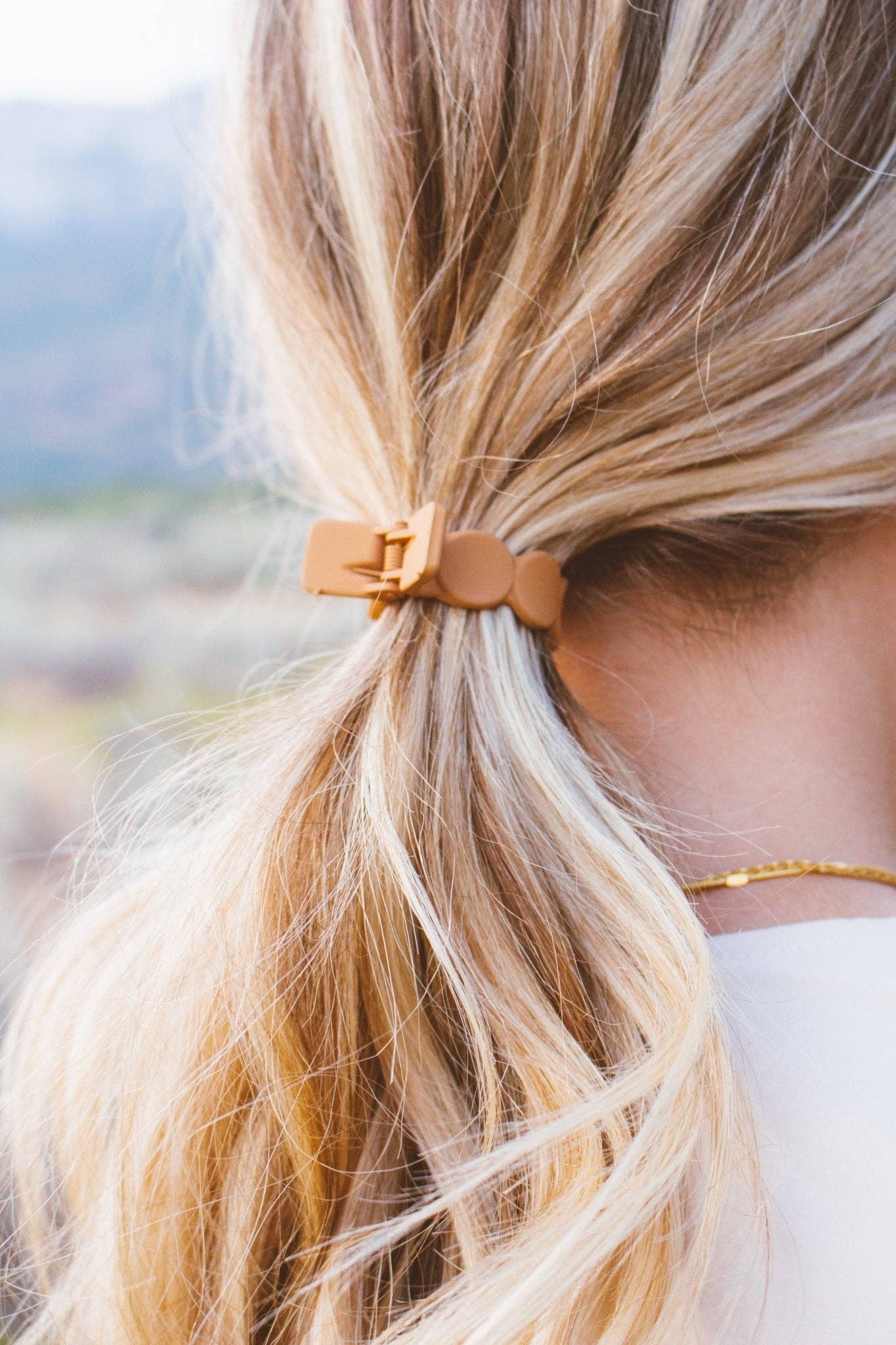 Shop Andi - Wholesale Hair Clip - Women's - Ponytail Claw Clip0