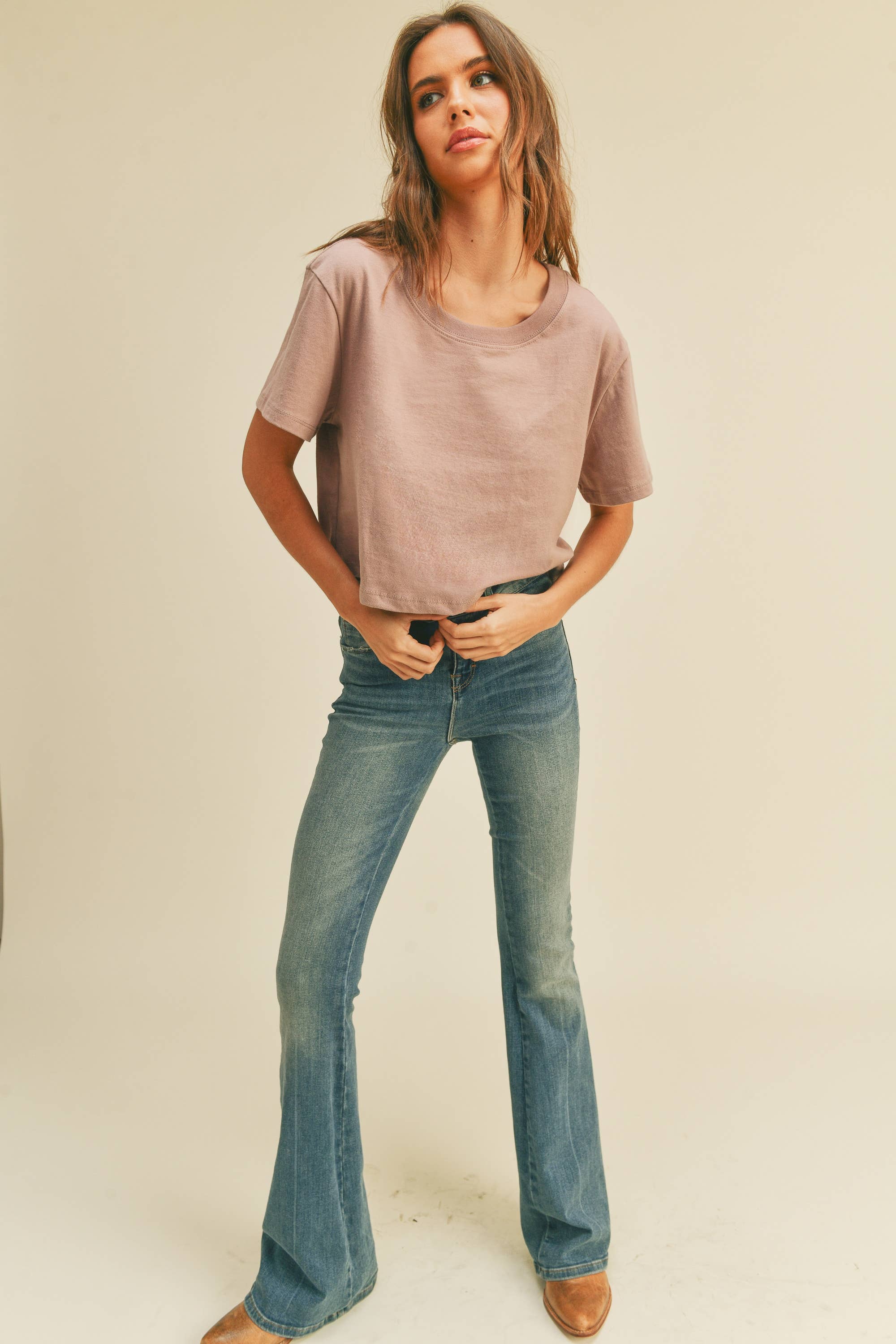 Honestee - Wholesale T-Shirt (Graphic) - Women's - Blank Short Cropped T-Shirt4