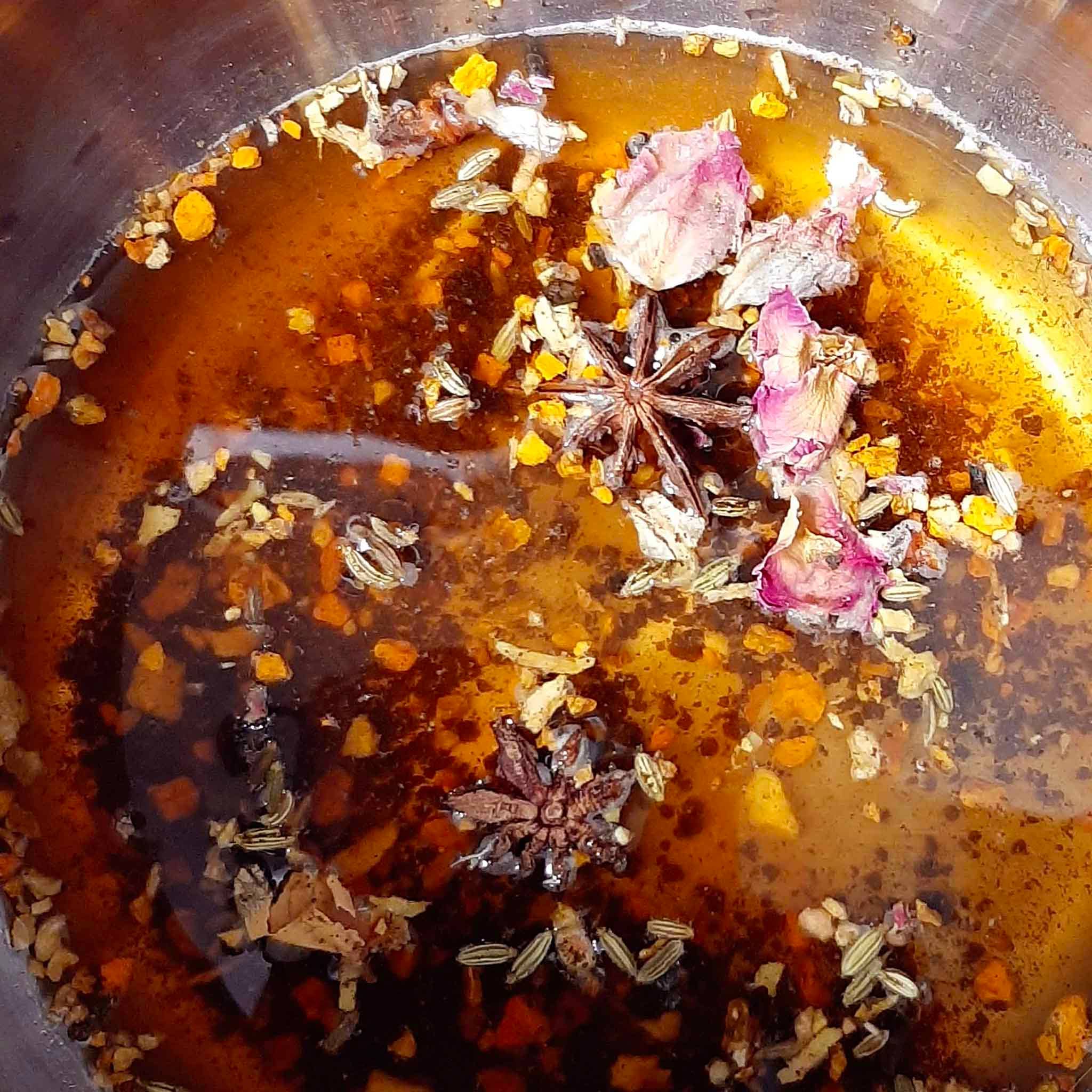 ROOTS IN HARMONY - Wholesale Loose Tea - Golden Chai5