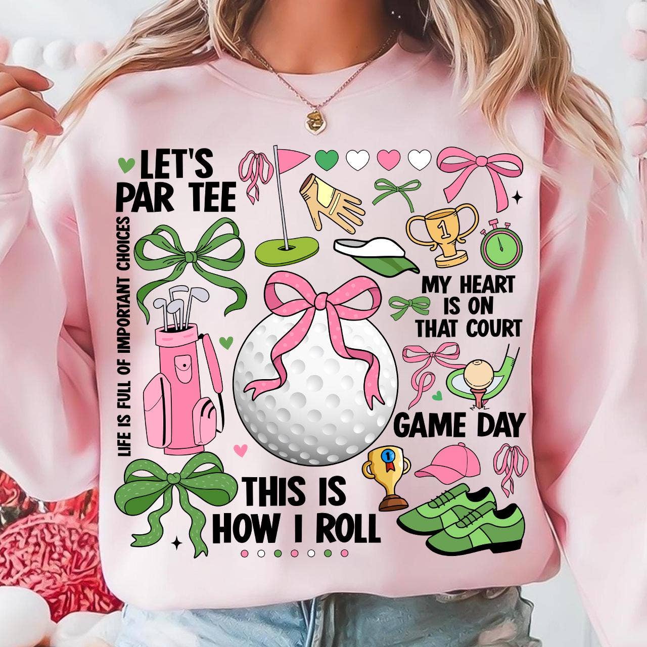 NVC Ecommerce LLC – Engroshandel Grafisk t-shirt - Dame – Masters Golf Sweatshirt, Tis the Season T-Shirt, Kampdag3