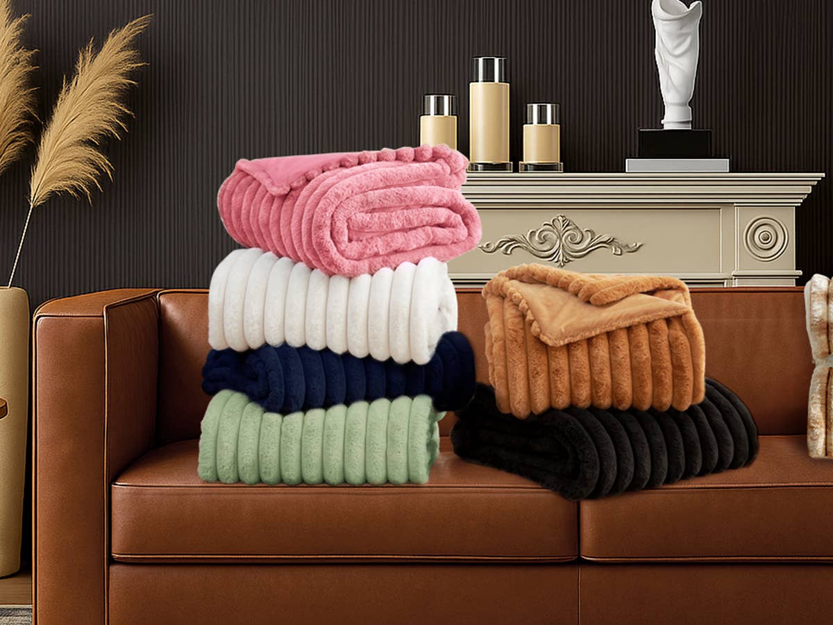 DreamValley - Wholesale Throw Blanket - AH Faux Rabbit Fur Luxurious Striped Throw Blanket 55"x70"10