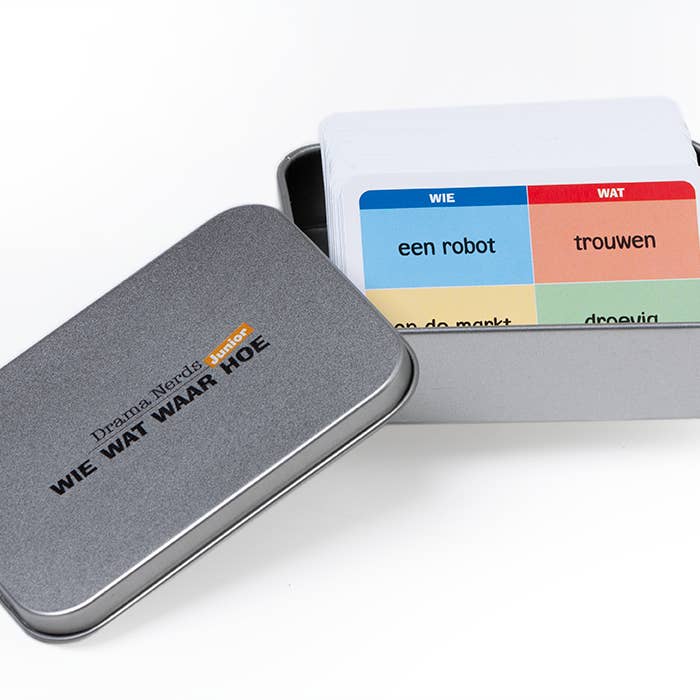 Carte per racconti Junior WIEWATWAARHOE per la vendita all'ingrosso da parte di Drama Nerds