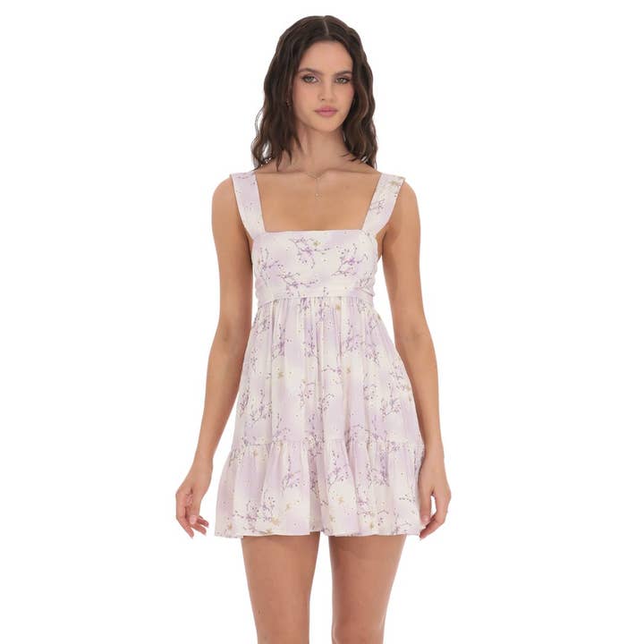 Blomstret babydoll-kjole i lavendelcreme for engroshandel hos Lucy In The Sky