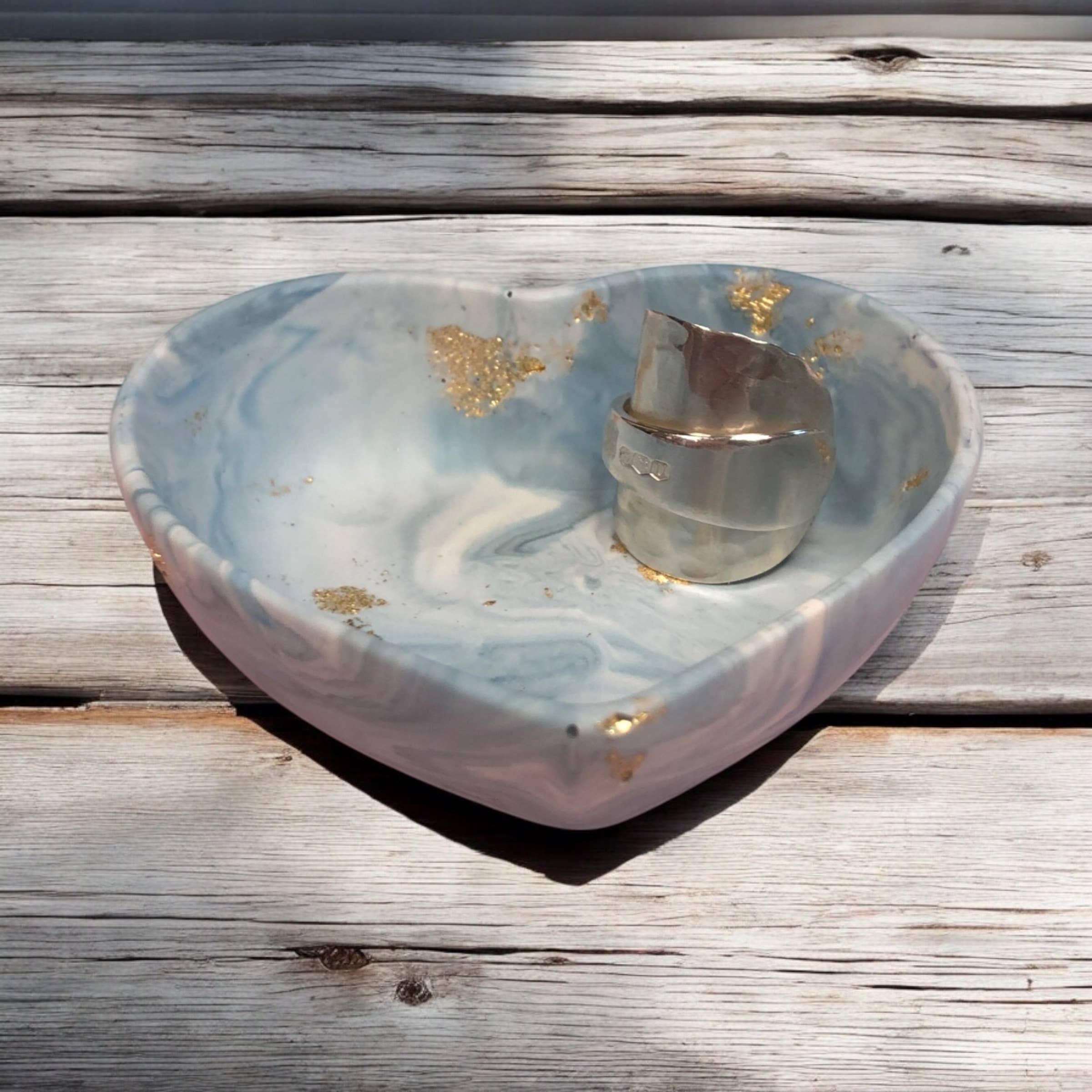 Eco Homeware Studio - Wholesale Jewelry Dish - Jesmonite Mini Heart Dish - Blue Velvet & Gold Leaf4