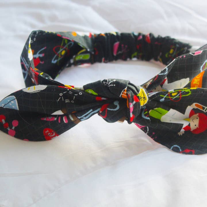 Meisjes Wetenschappers Topknoop Haarbanden I De Betoverde Magnolia voor wholesale door The Enchanted Magnolia