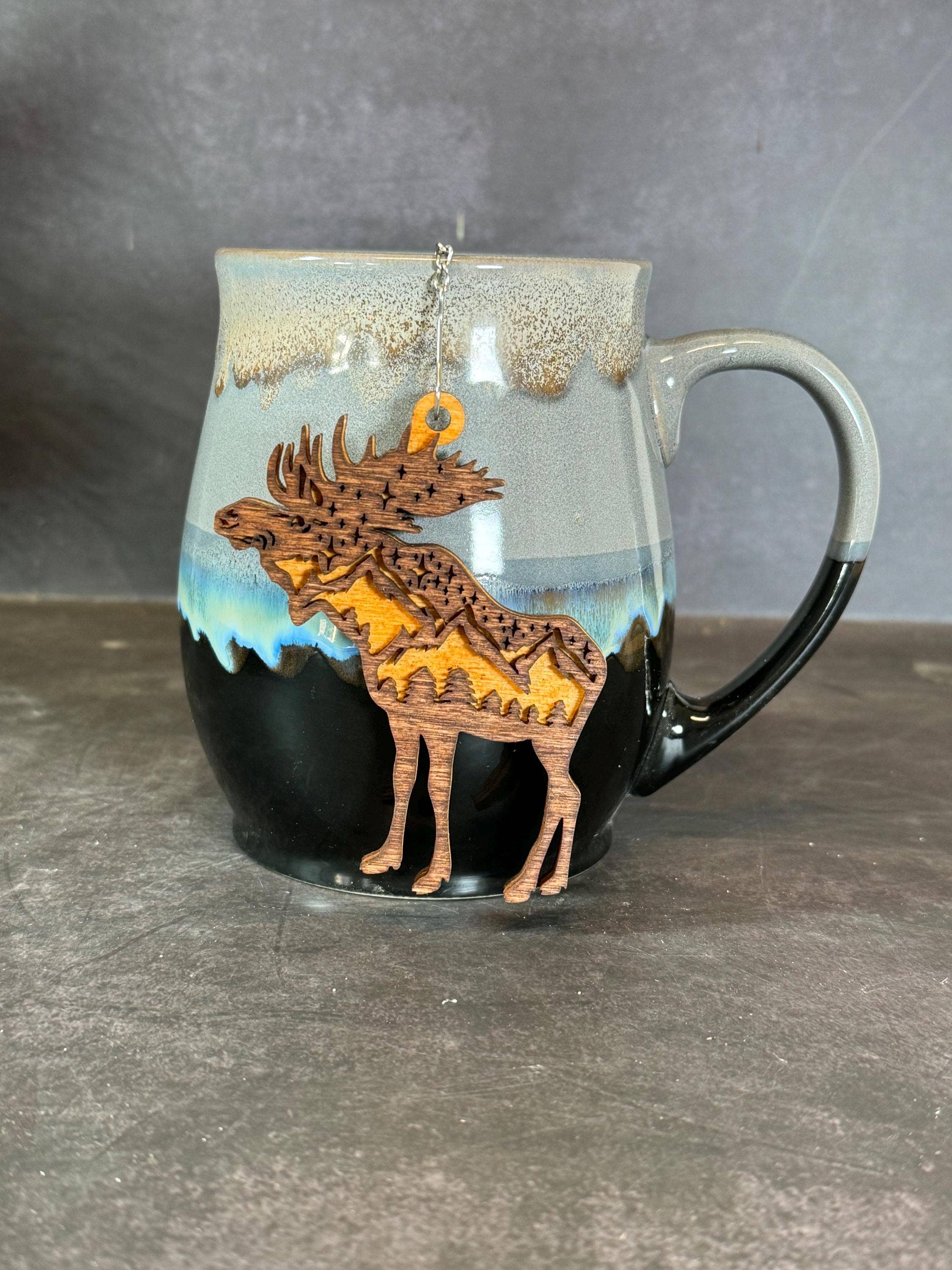The Mas Boutique – wholesale Tea strainer/infuser – Rustic Moose Mountain Scene Tea Buddy Loose Leaf Tea Infuser1