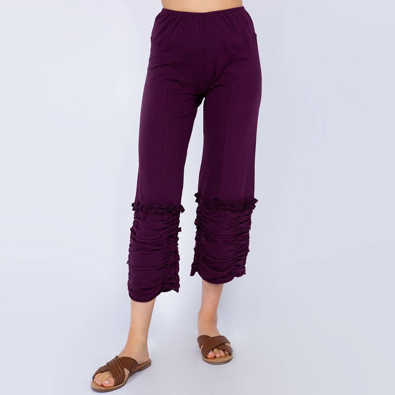 Avatar Imports LLC – wholesale Byxor - Dam – Bomull/Lycra 3/4 Längd Ruffle Byxor4