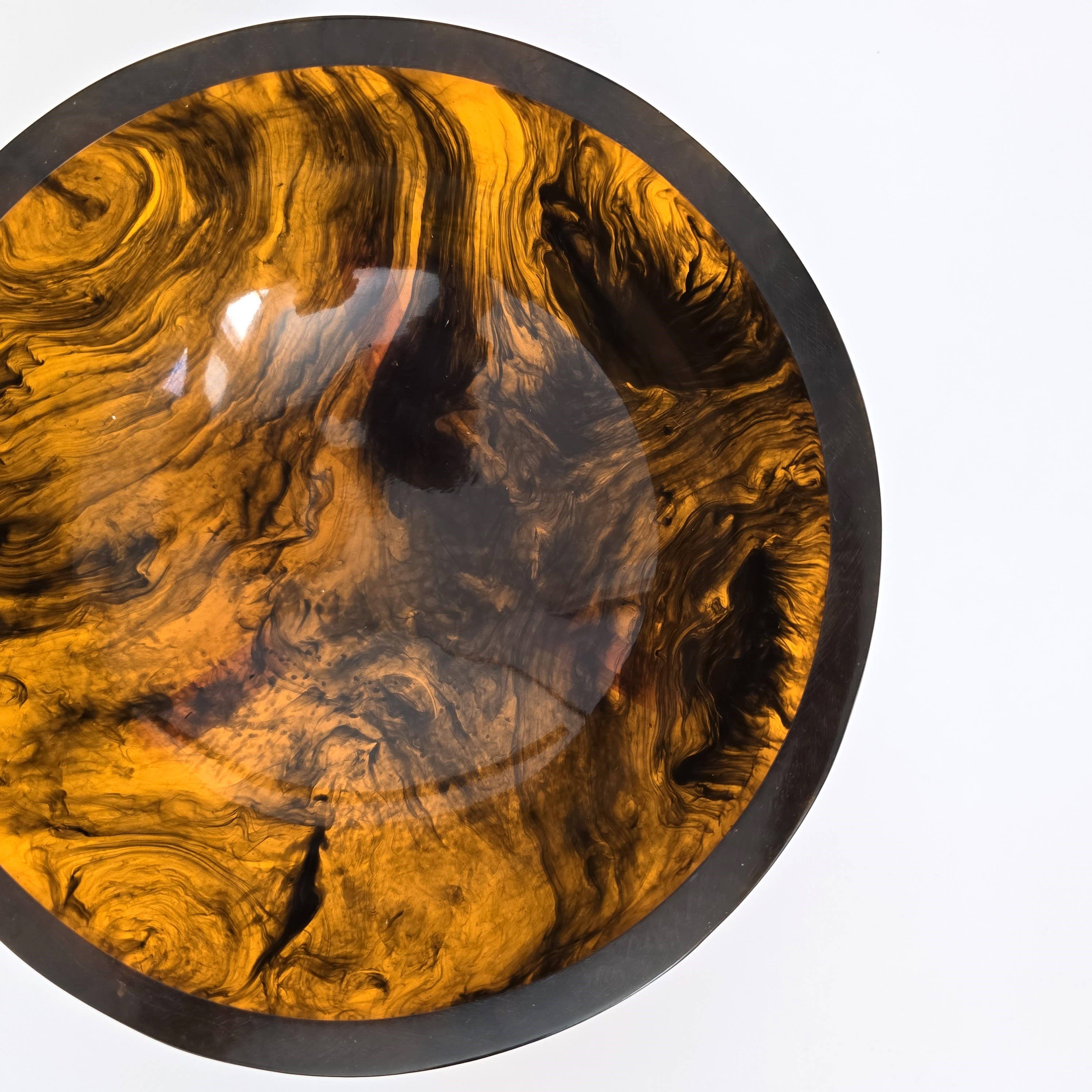 Gibb & Daan - Venta al por mayor Bol de mesa - Ensaladera de resina vertida a mano con patas naranjas9