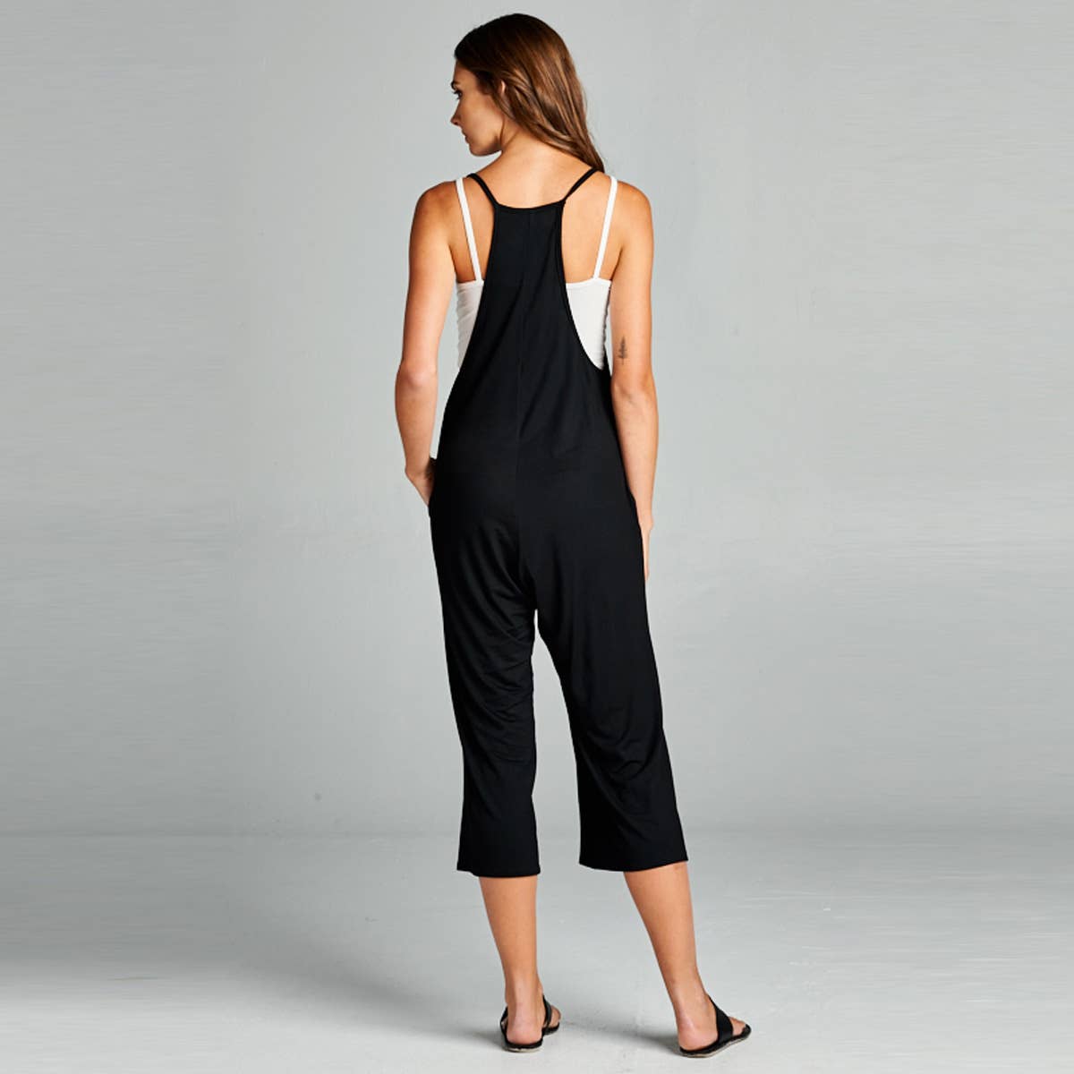 LOVING PEOPLE - Vente Combinaison – femme - Combinaison capri ample à col en V2