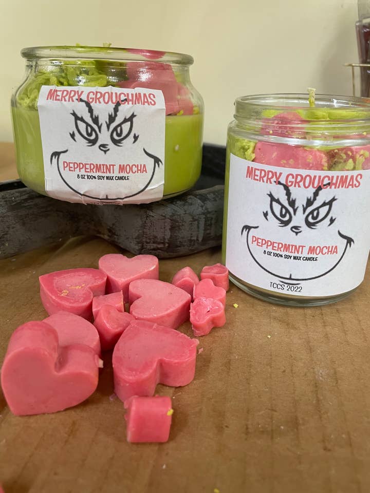 NATAL - Vela de Sobremesa Grouchmas por atacado de The Crafty Candle Shoppe