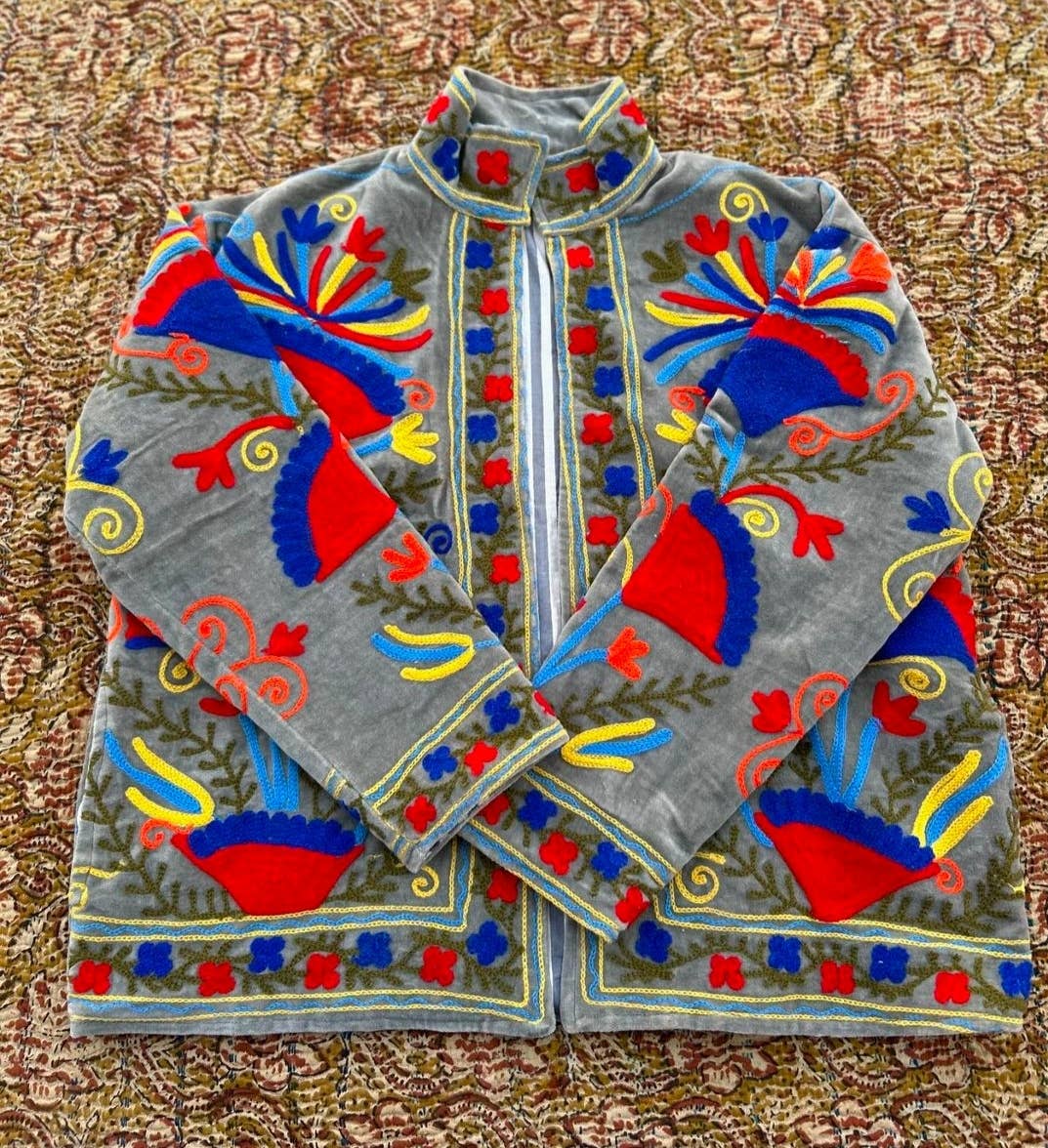 Bhawana Handicrafts - Wholesale Jacket – Women's - 5 Pcs Assorted New Velvet handmade suzani embroidery Jackets4