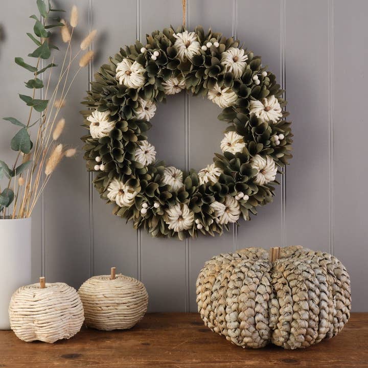We Love Seasons EU - Wholesale Decorative Tabletop Object - Grey Straw Pumpkin1