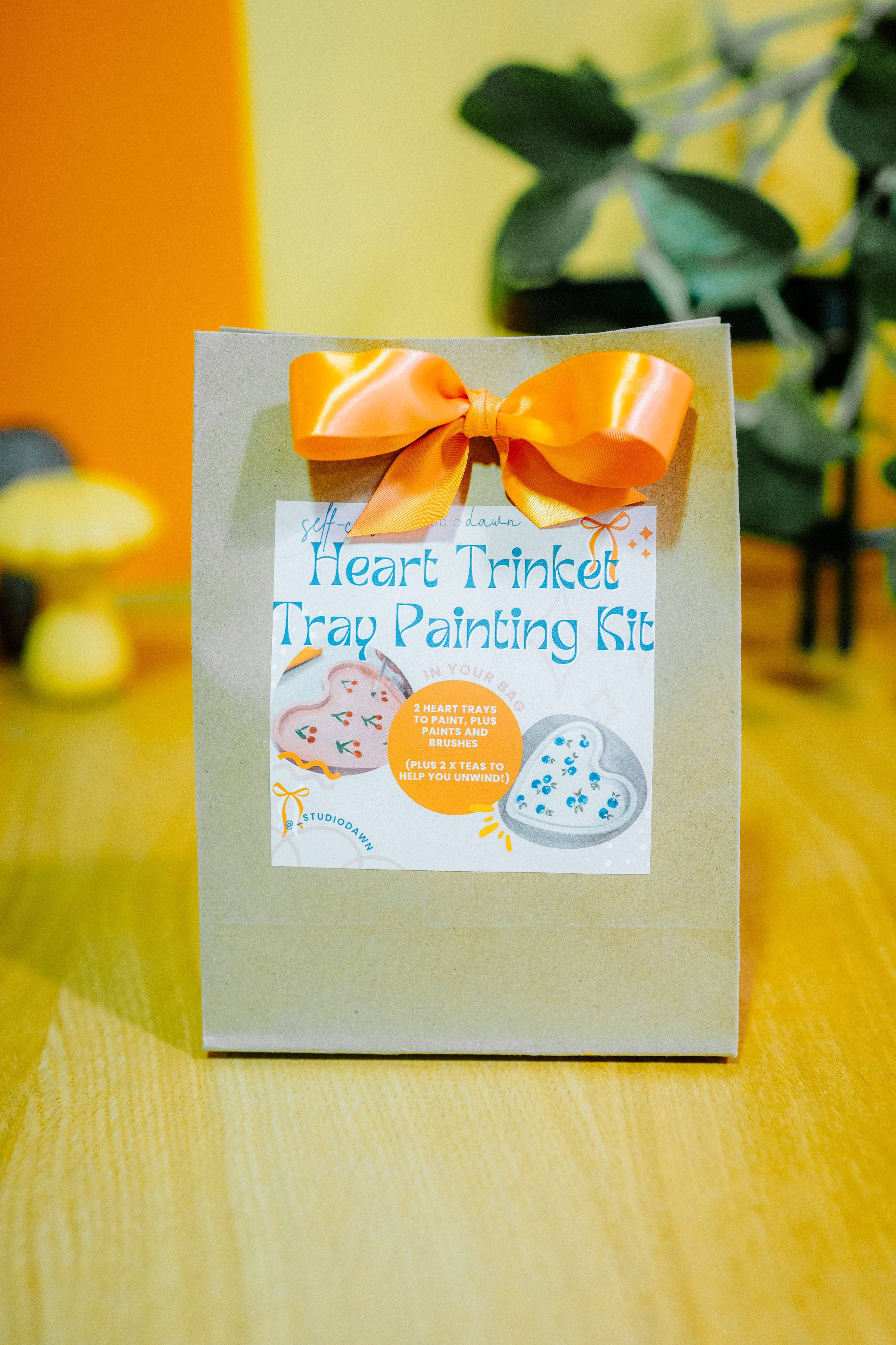 Studio Dawn - Wholesale DIY Craft Kit - Heart Trinket Tray Painting Kit4