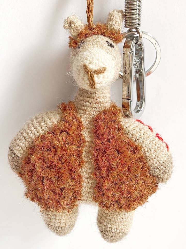 Hæklet Alpaca Nøglering & Taske Charm for engroshandel hos YAPA