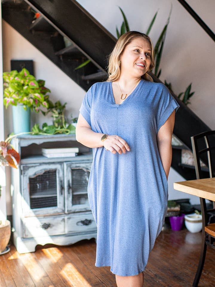 Knieriem Designs - Wholesale Dress - Women's - Lightweight Blue Short Sleeve V-Neck Knit Dress with Pockets