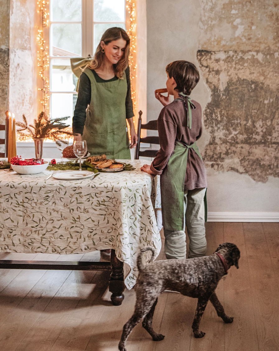 MagicLinen (We handle U.S. import procedures for you) - Wholesale Apron - Kids - Linen apron for kids in various colors2