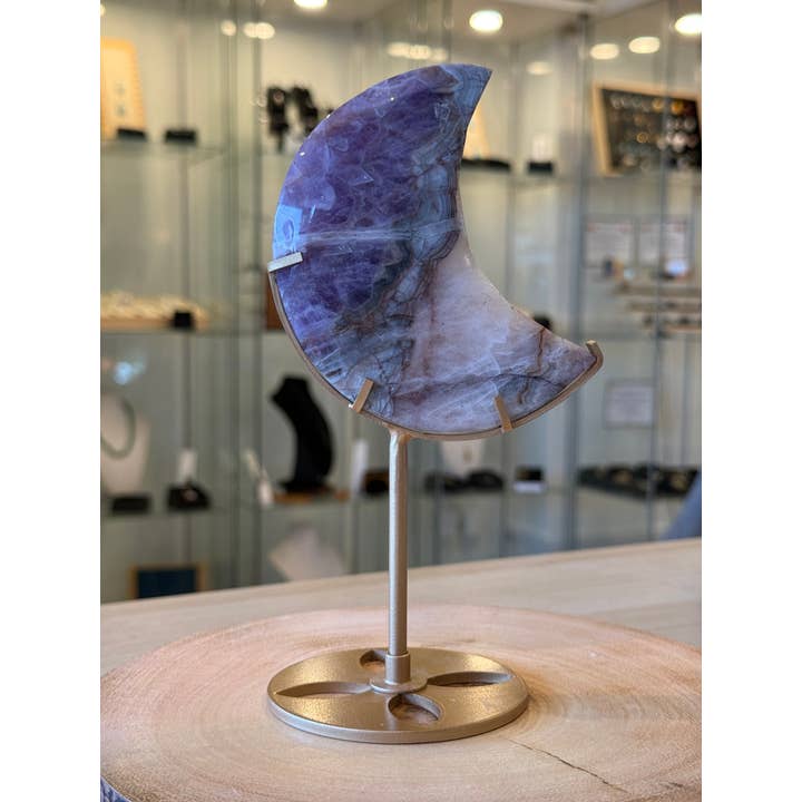 Agate mexicaine et lune en améthyste sur support - 19,5 cm x 10 cm pour la vente par Crystal Cove Minerals