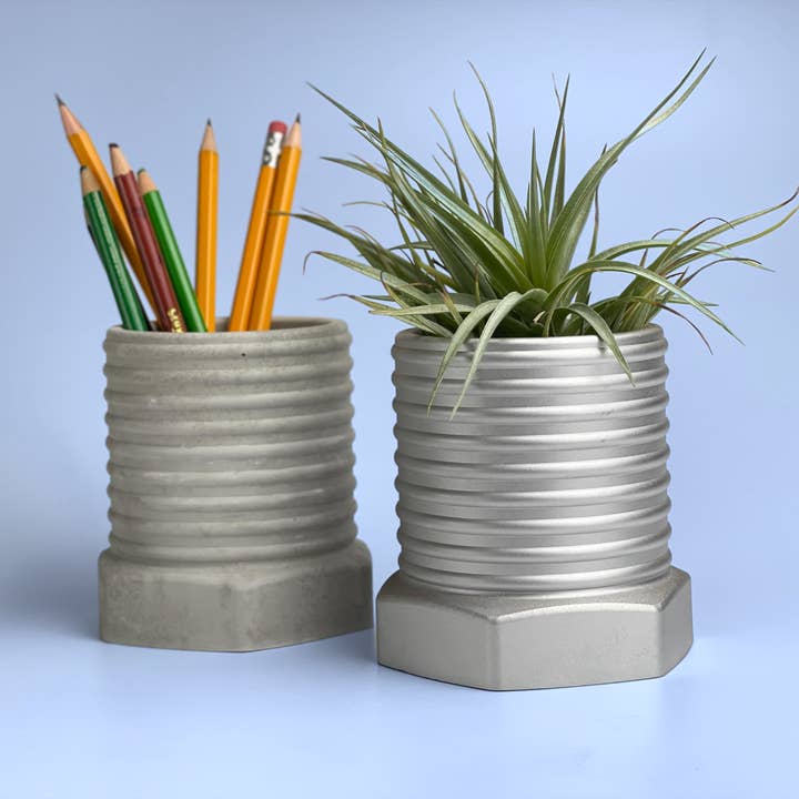 Bolt Pflanzgefäß, Geschenk für Papa, industrielle Vase, Urban Cement Dekor für den Großhandel von Planters Made in the USA