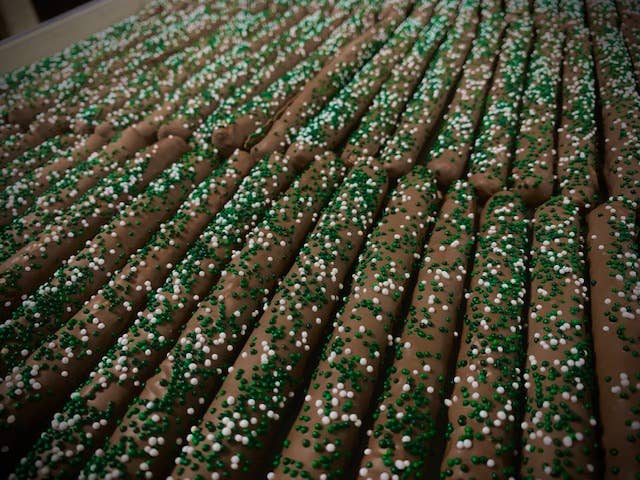 O'Shea's Candies Sweet Shop - Wholesale Chocolate Covered Sweets - Pretzel Rods - 2 PK - Milk Chocolate w/ Customized Color2