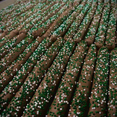 O'Shea's Candies Sweet Shop - Wholesale Chocolate Covered Sweets - Pretzel Rods - 2 PK - Milk Chocolate w/ Customized Color2