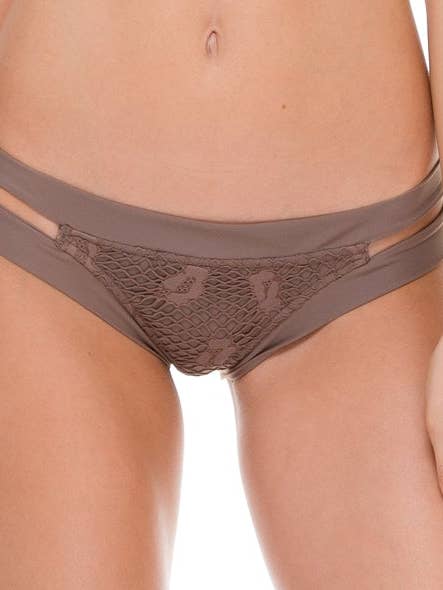 COSITA BUENA - Bas à bande fendue modérée pour la vente par Luli Fama