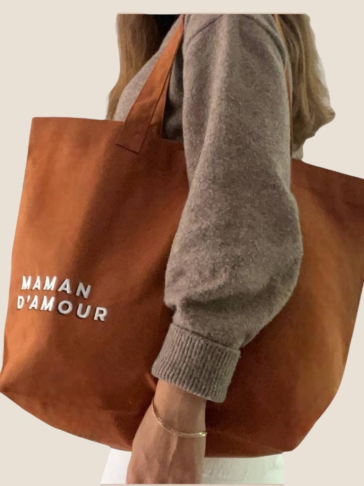 Embroidered shopping bag MAMAN D’AMOUR copper for wholesale by Family Impact Stories