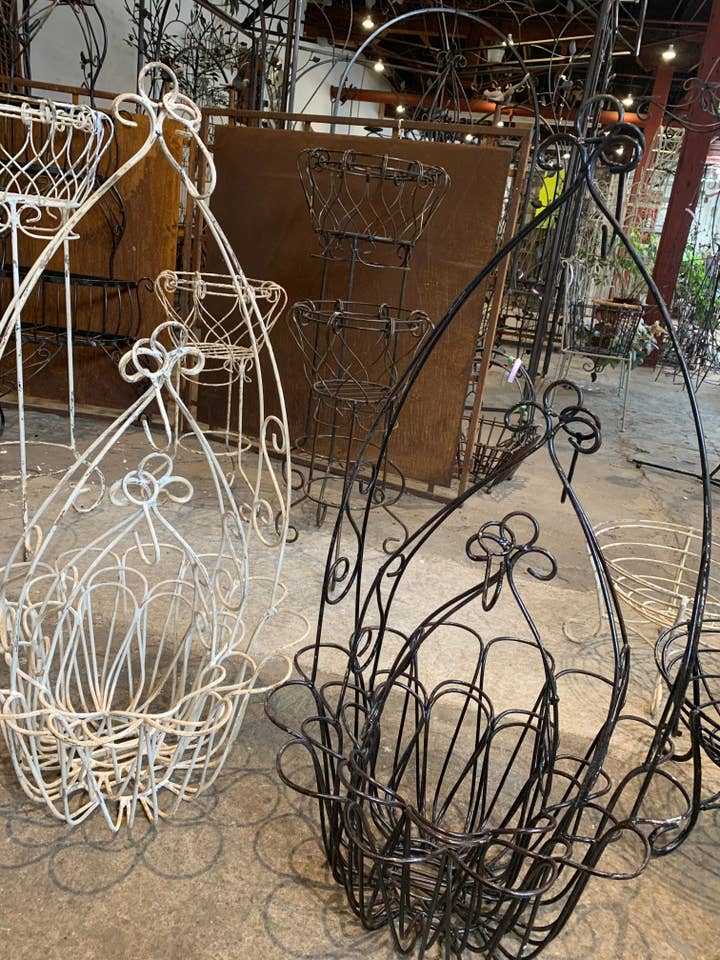 HB100-M - One-piece Hanging Basket Set/3 for wholesale by Steel Heart Ltd.