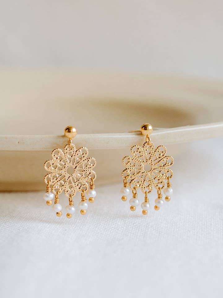 Orecchini Selma - Perle d'acqua dolce per la vendita all'ingrosso da parte di SIKA BIJOUX