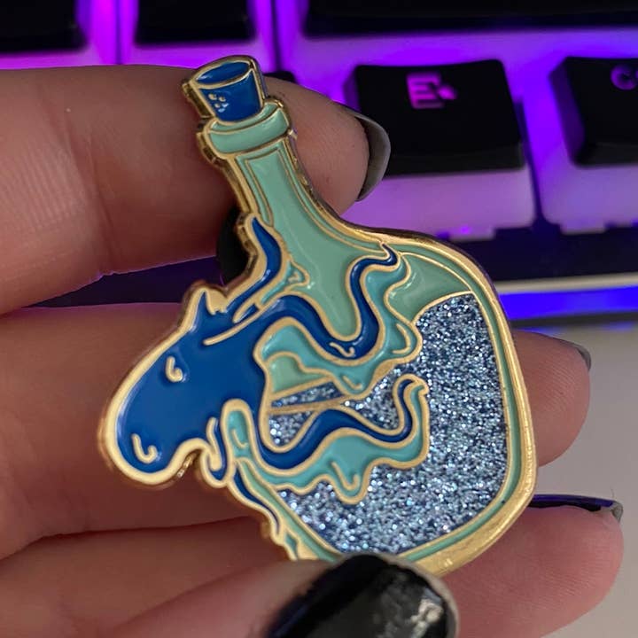 Blå Potion Flaska - Kraken Potion Pin för wholesale av Burrows Arts