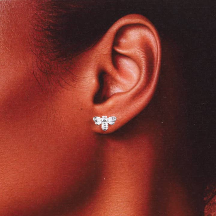 Attic creations - Wholesale Stud/Post Earrings - TT51071 'Wonderful life' bee earrings S/G1